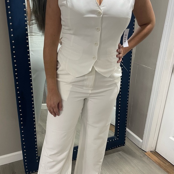 Elegant set for modern woman. - Picture 4 of 4